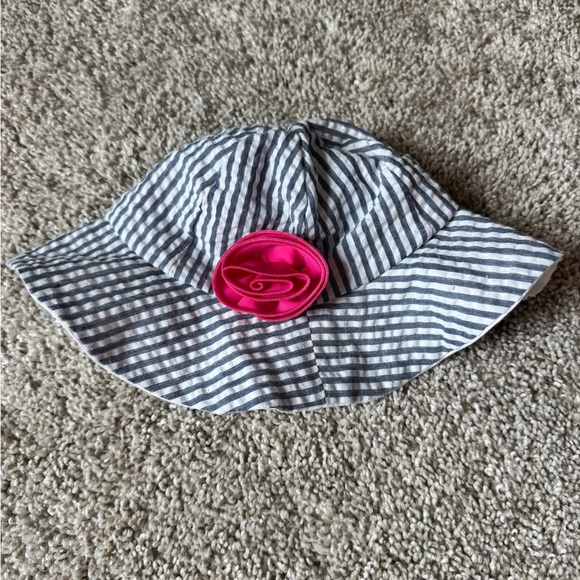 Baby Aspen baby Hat with Pink Flower Accent Bucket Hat sunhat size 0-6 months - Picture 2 of 6